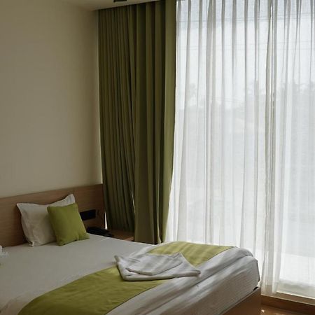 Dn Hotel Kochi ภายนอก รูปภาพ